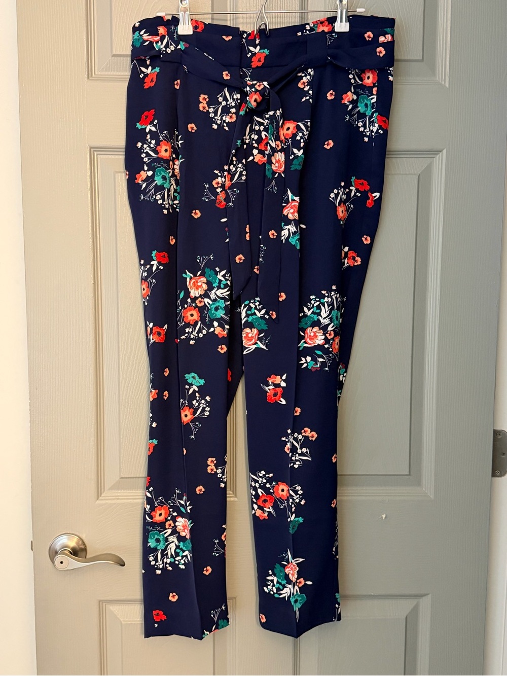 Express Floral Print Belted Tapered Paperbag Pant | Blue | Size 12